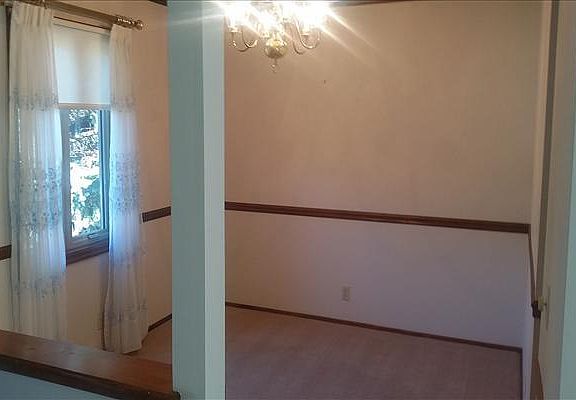 5th image of 3406 S 162nd Cir