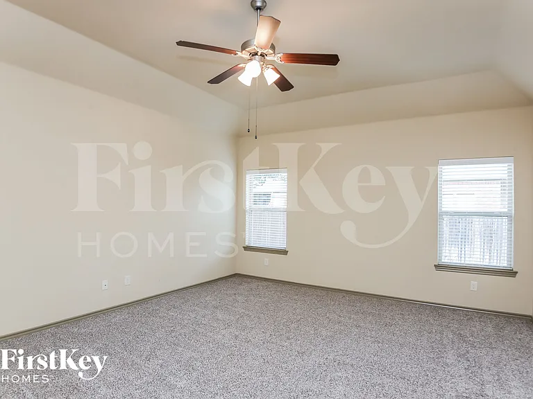 1740 Colorado Dr — Photo 12