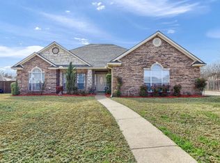 718 Mockingbird St, Bonham, TX 75418