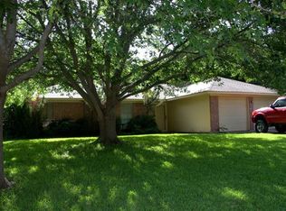 137 Stardust Ln, Desoto, TX 75115