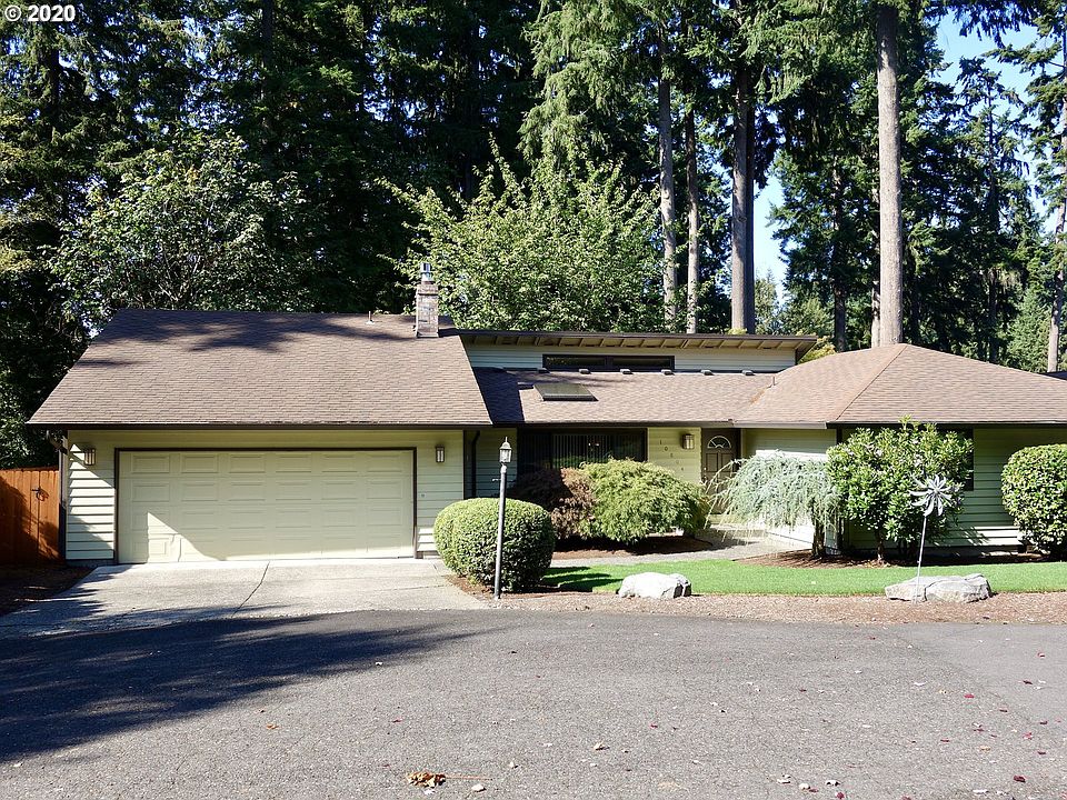 1st image of 10804 NE 27th Ct