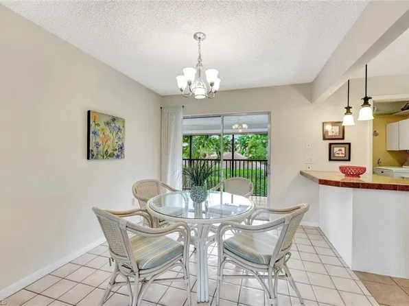 788 Park Shore DR #E39, NAPLES, FL 34103