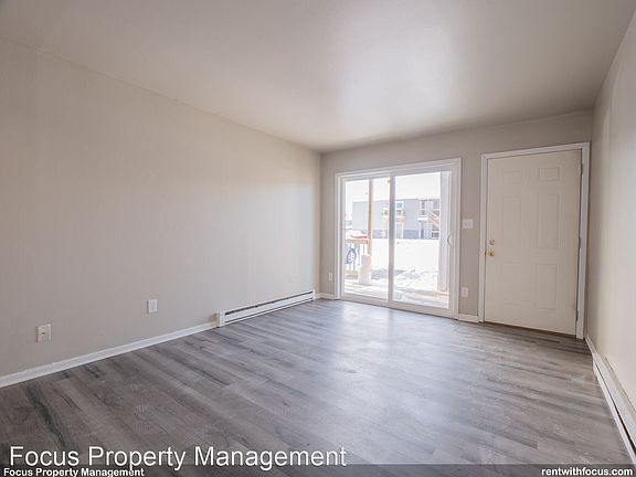 5th image of 1316 Honeysuckle Ln #403