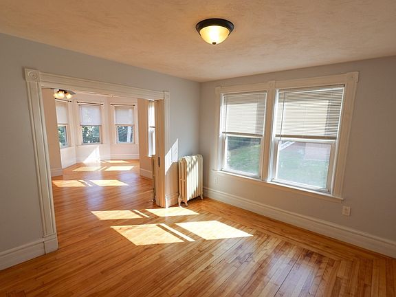 3rd image of 72 Grampian Way #2A