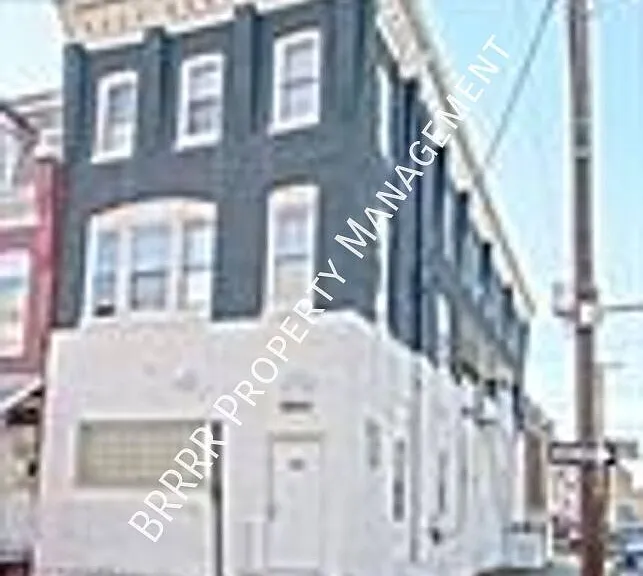 754 N 11th St #3F — Photo 2