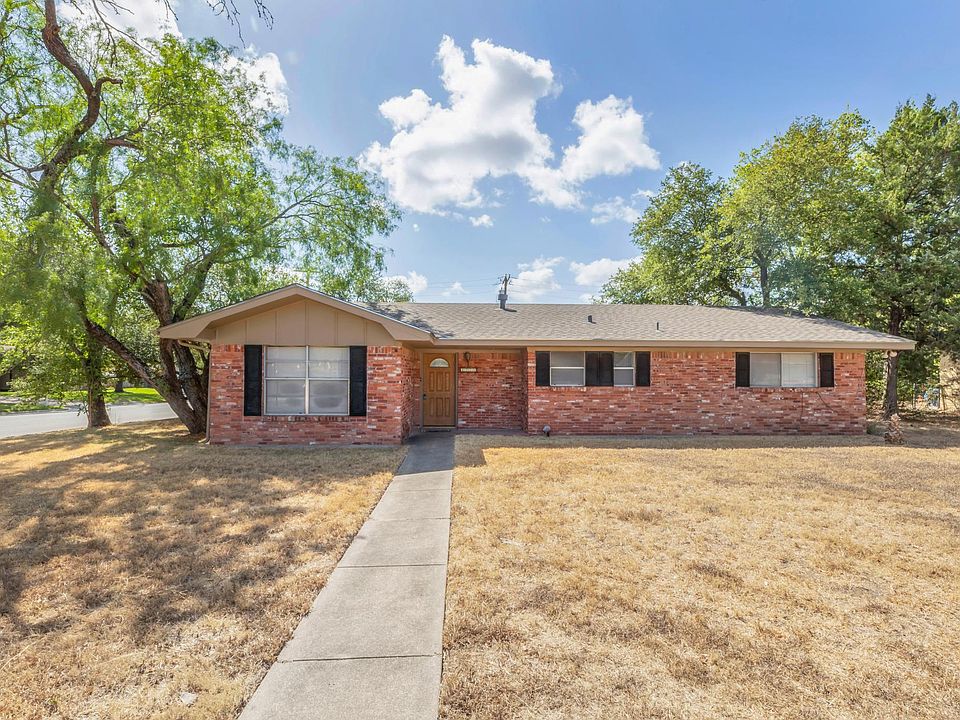 1st image of 1204 Village Dr