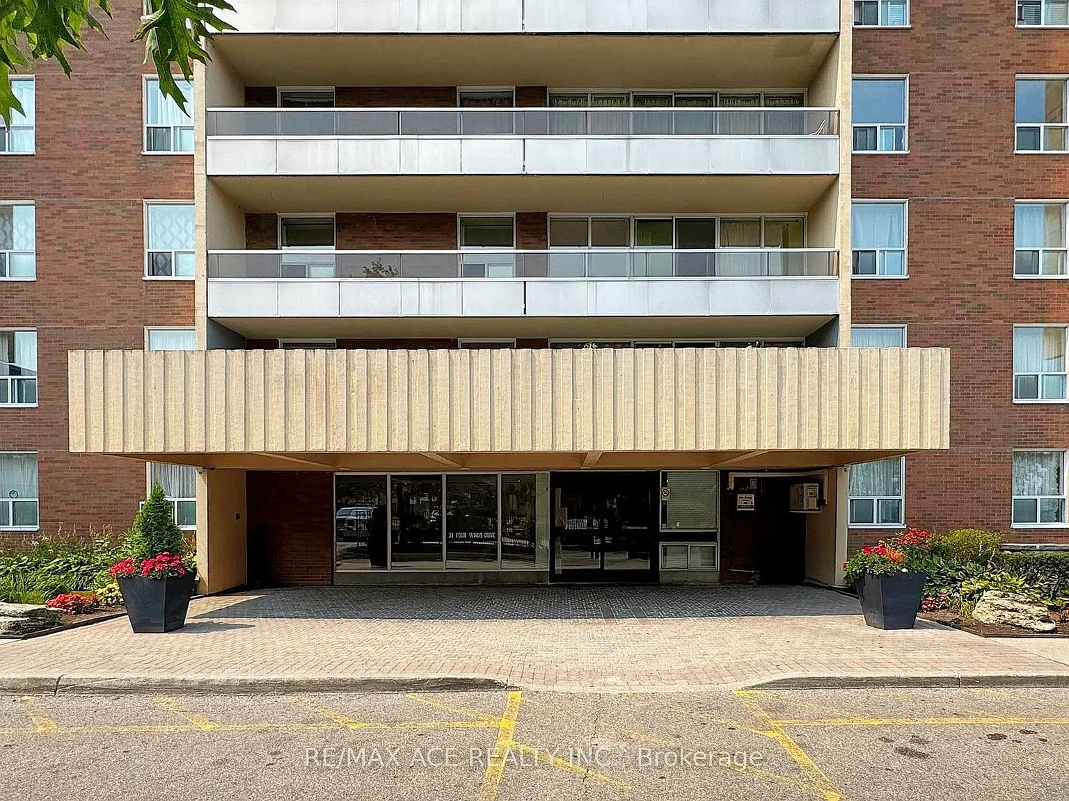 1 bed, $2,000 — Photo 2