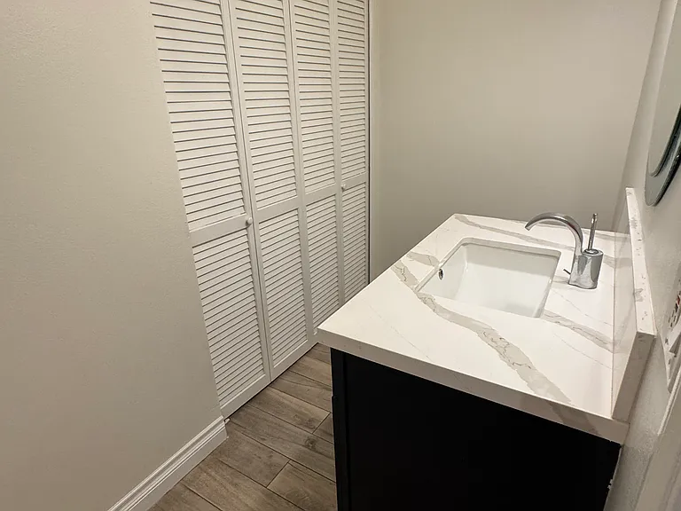 2620 Elden Ave — Photo 20