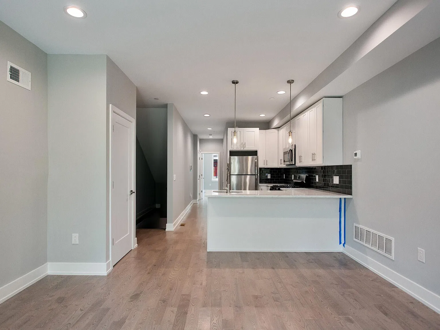 3 bed, 1400 sqft, $2,299 — Photo 4