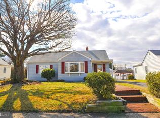 52 University Ave, New Castle, DE 19720