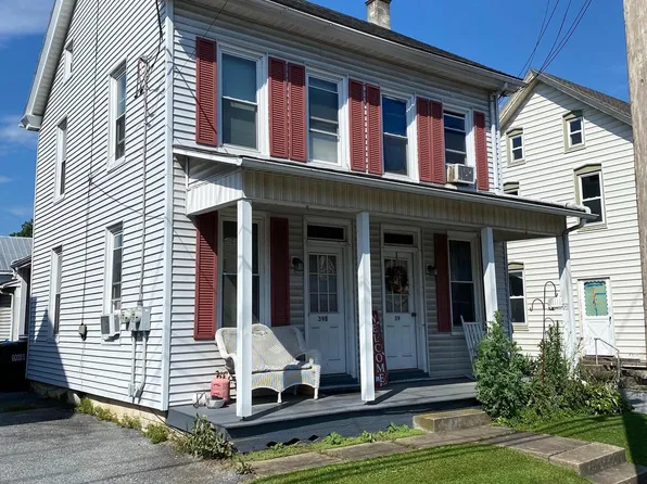 39 E Church St, Stevens, PA 17578