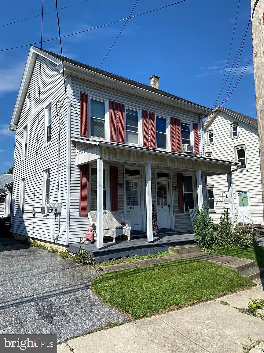 39 E Church St photo 1