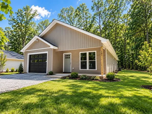 143 Reichard Dr, Madison Heights, VA 24572