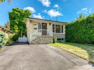1867 Sandgate Cres, Mississauga, ON L5J 2E7