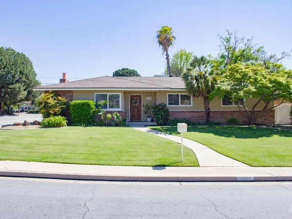 3025 Christmas Tree Ln, Bakersfield, CA 93306