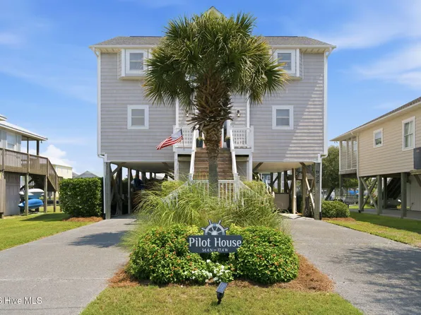 922 Broadway Street, Surf City, NC 28445