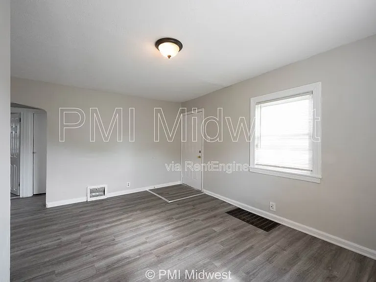 1415 W Pruitt St — Photo 6