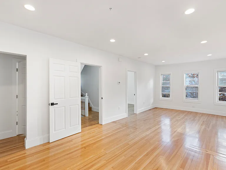 93 Pennsylvania Ave #1 — Photo 2