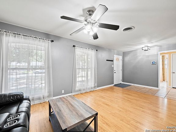 5th image of 5034 HERSHEY DR