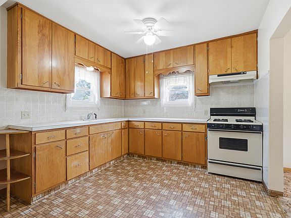 5th image of 212 Clara Ave
