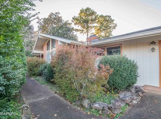 8613 Wimbledon Dr, Knoxville, TN 37923