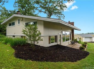 14 Shore Grove Rd, Clinton, CT 06413