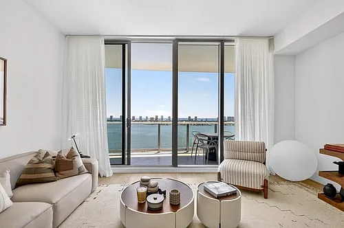 220 Lake Shore Dr Photo 1