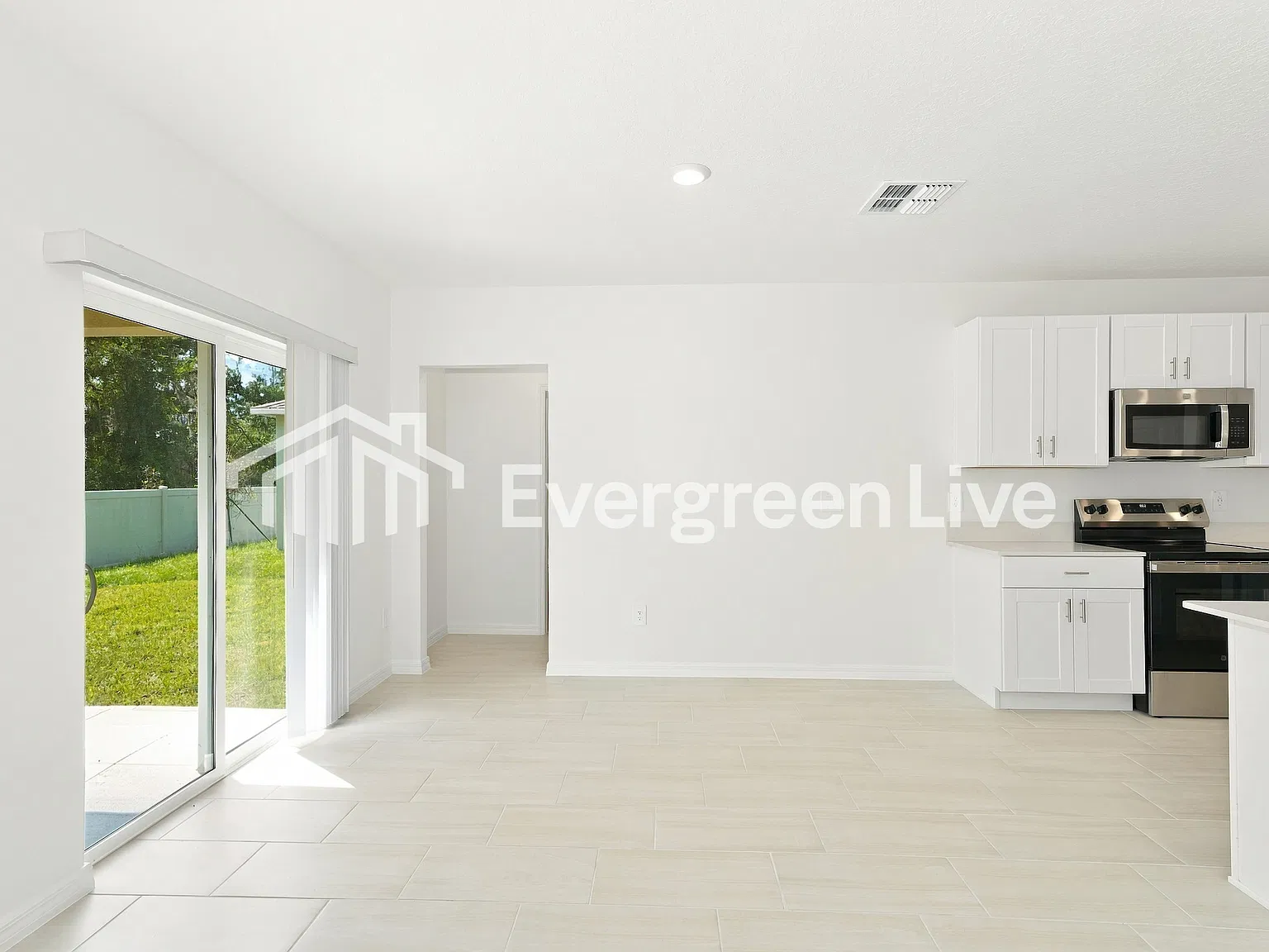 6 bed, 3.0 bath, 3086 sqft, $2,825 — Photo 4