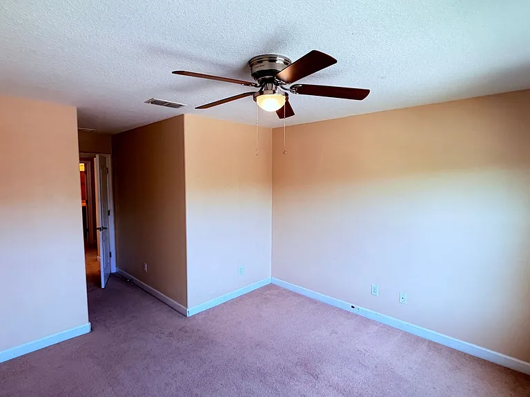 2832 Adelaide Ct — Photo 24