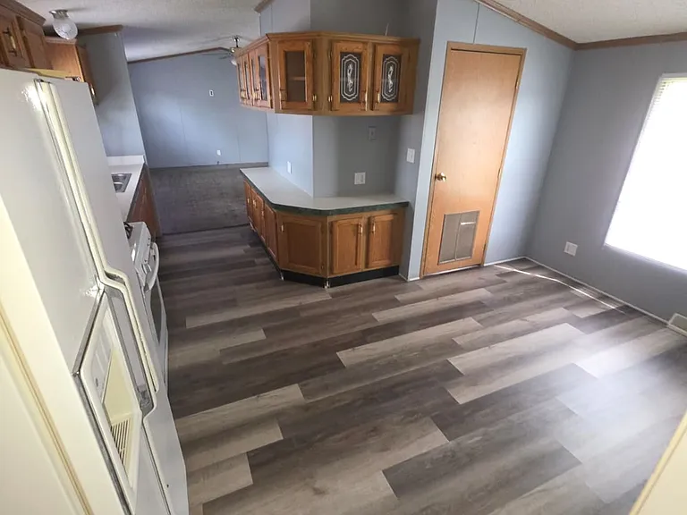 905 W 37th Ave #6 — Photo 4