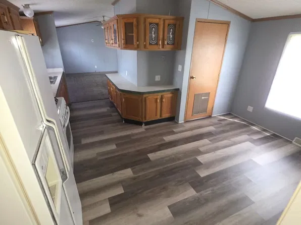 905 W 37th Ave #6, Hobart, IN 46342