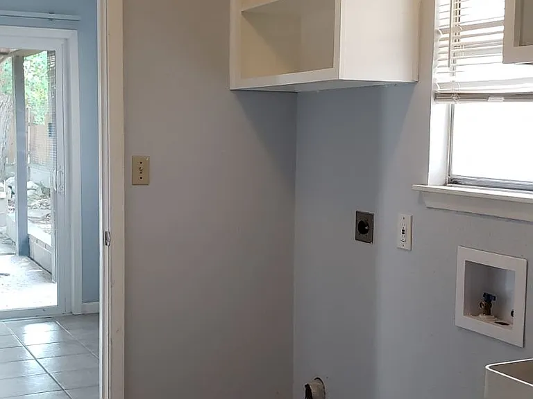 6614 Lake Cliff St — Photo 2