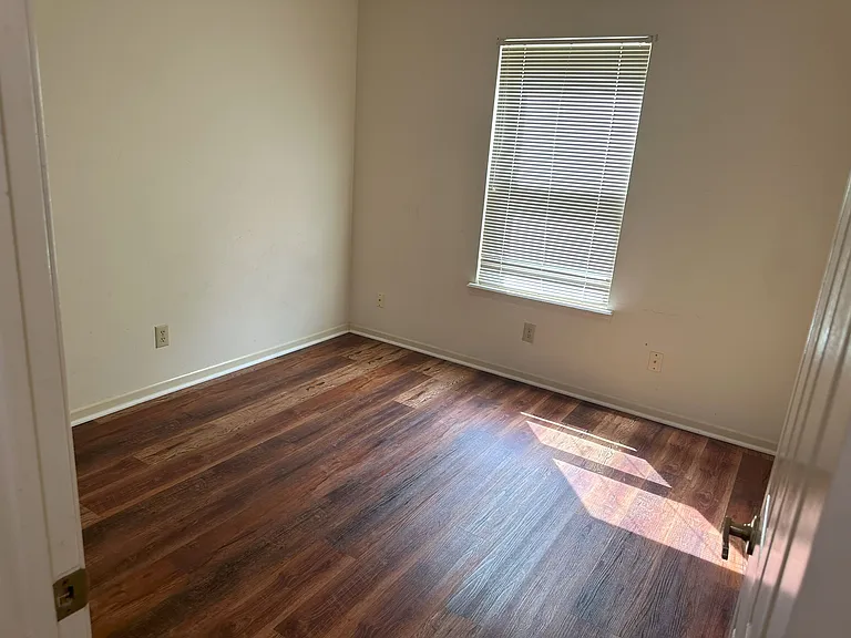 3004 Village Park North Dr — Photo 25