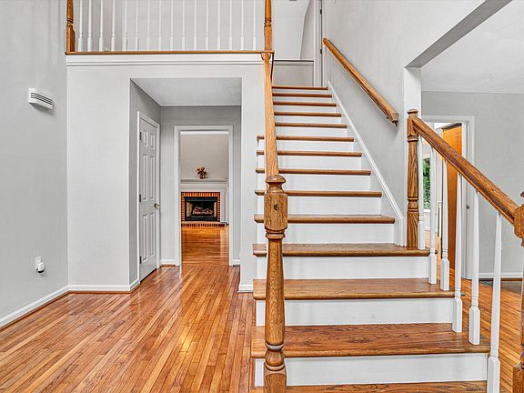 4th image of 3615 Larson Oaks Dr