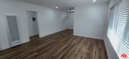 2641 S La Salle Ave #5 Photo 1