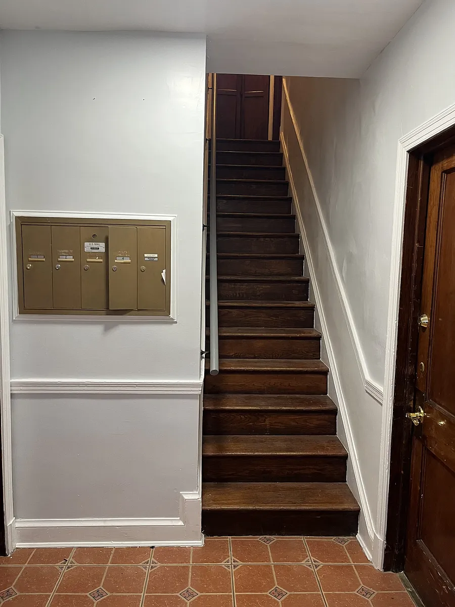 Building Photo - 4015 9th St NE #4