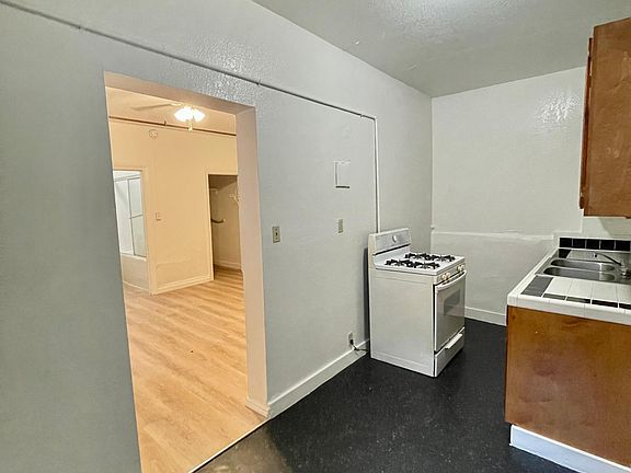 4th image of 3205 Descanso Dr APT B2