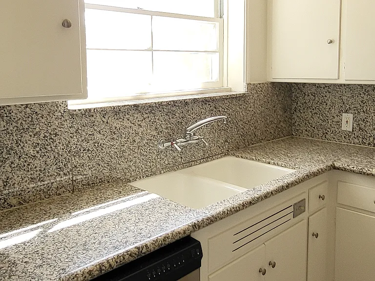 1280 1/2 Devon Ave #1280 — Photo 10