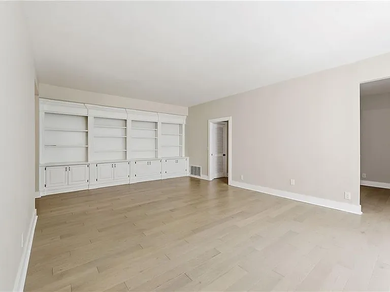 2632 Peachtree Rd NW #304B — Photo 30