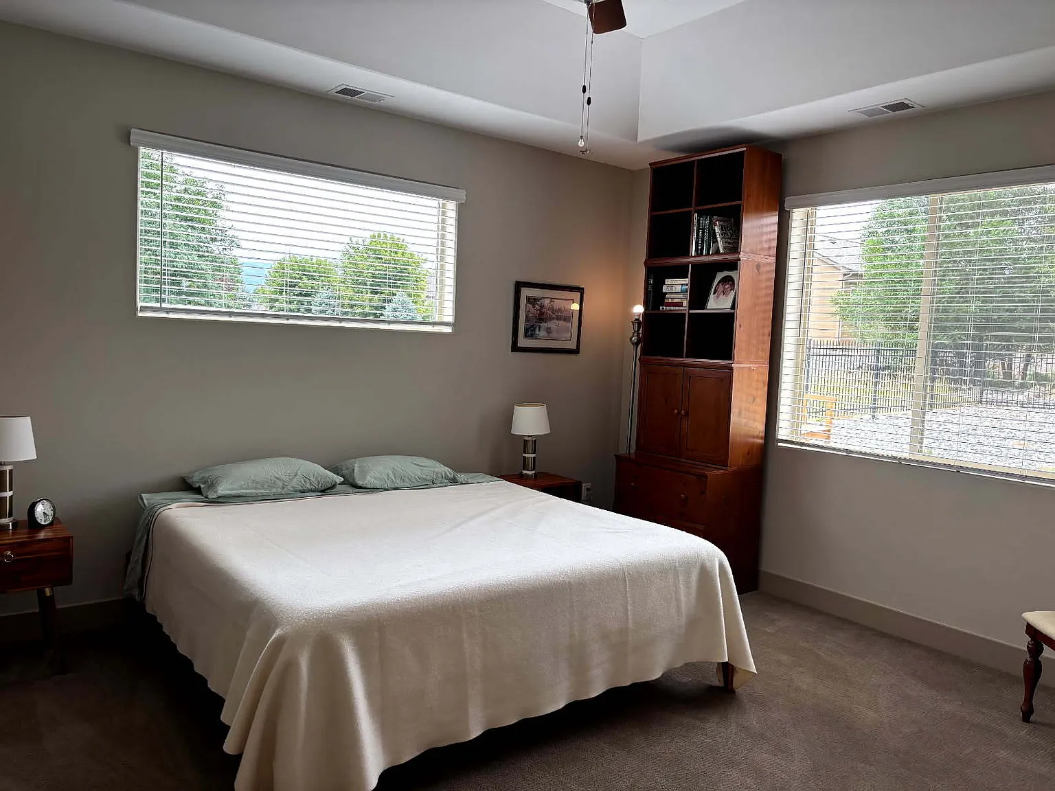 1025 SE Fairway Dr — Photo 2