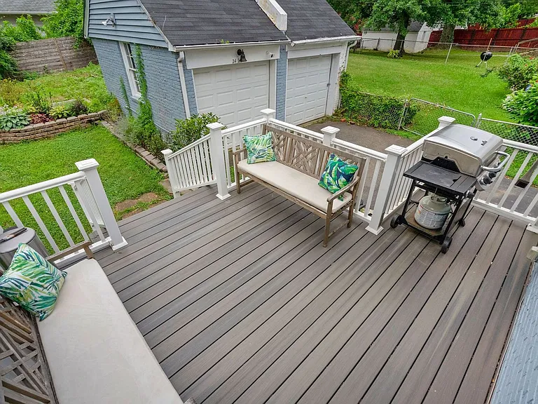 2410 S Dakota Ave NE — Photo 42