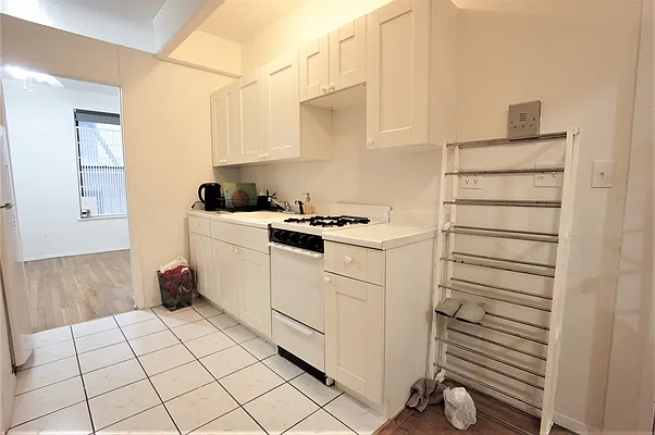 Rented by Compass | media 7