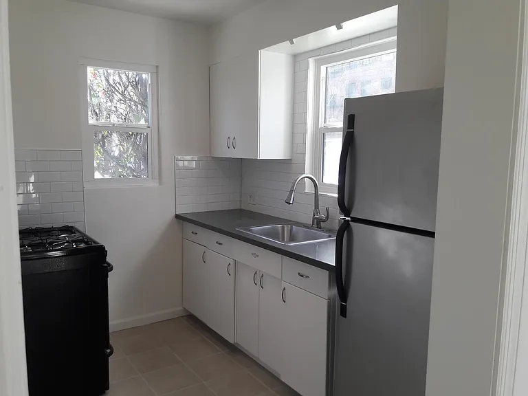 460 S Detroit St #7 — Photo 10