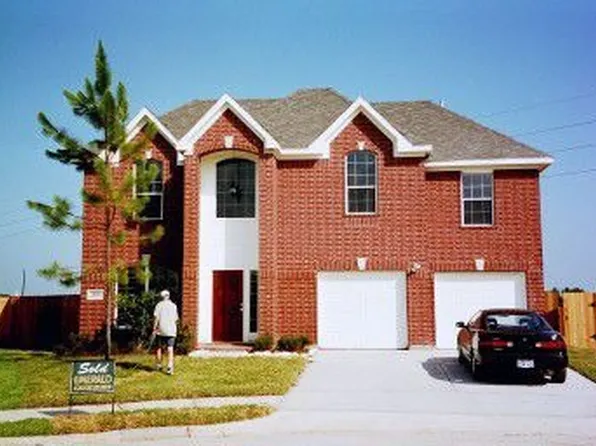 3231 Edgewood Dr, Pearland, TX 77584
