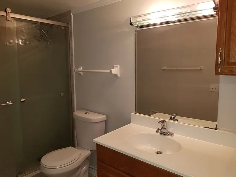 937 W Oak Ridge Rd #B — Photo 9