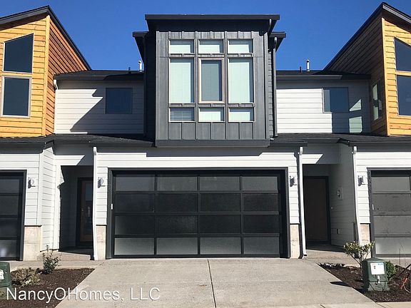 2nd image of 11525 NE 124th Pl