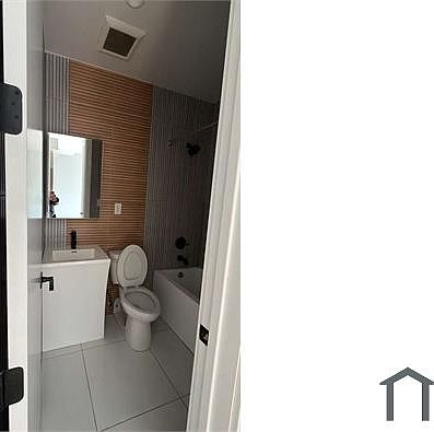5th image of 115 W 190th St #2