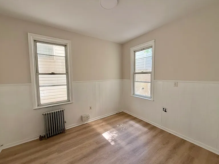 308 Davis Ave #1 — Photo 8