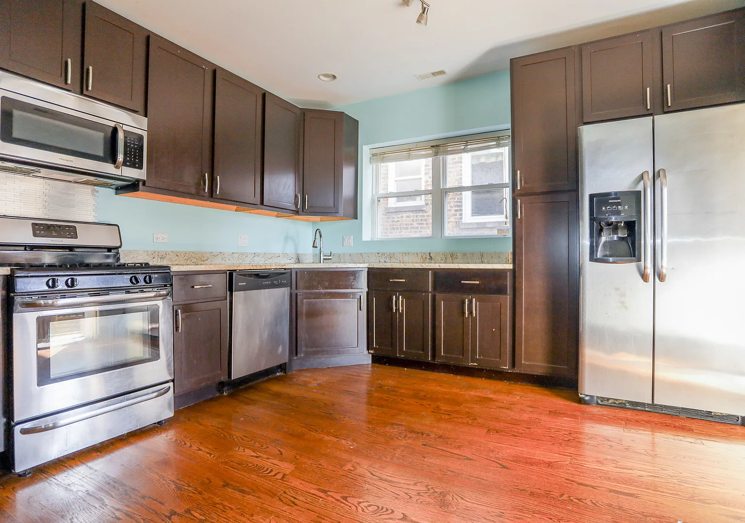 2045 W Arthur Ave — Photo 2