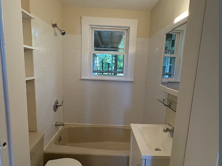 32 Cottage St #3 — Photo 6